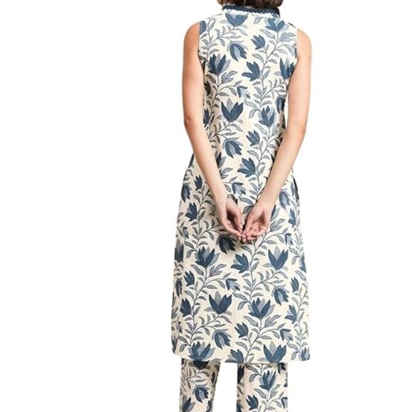 Women's Cotton Printed Straight Kurta With Pant Set - Picture 2 of 10